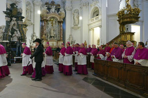 Abschlussvesper der Bischofskonferenz mit Austeilung des Bonifatiussegens (Foto: Karl-Franz Thiede)